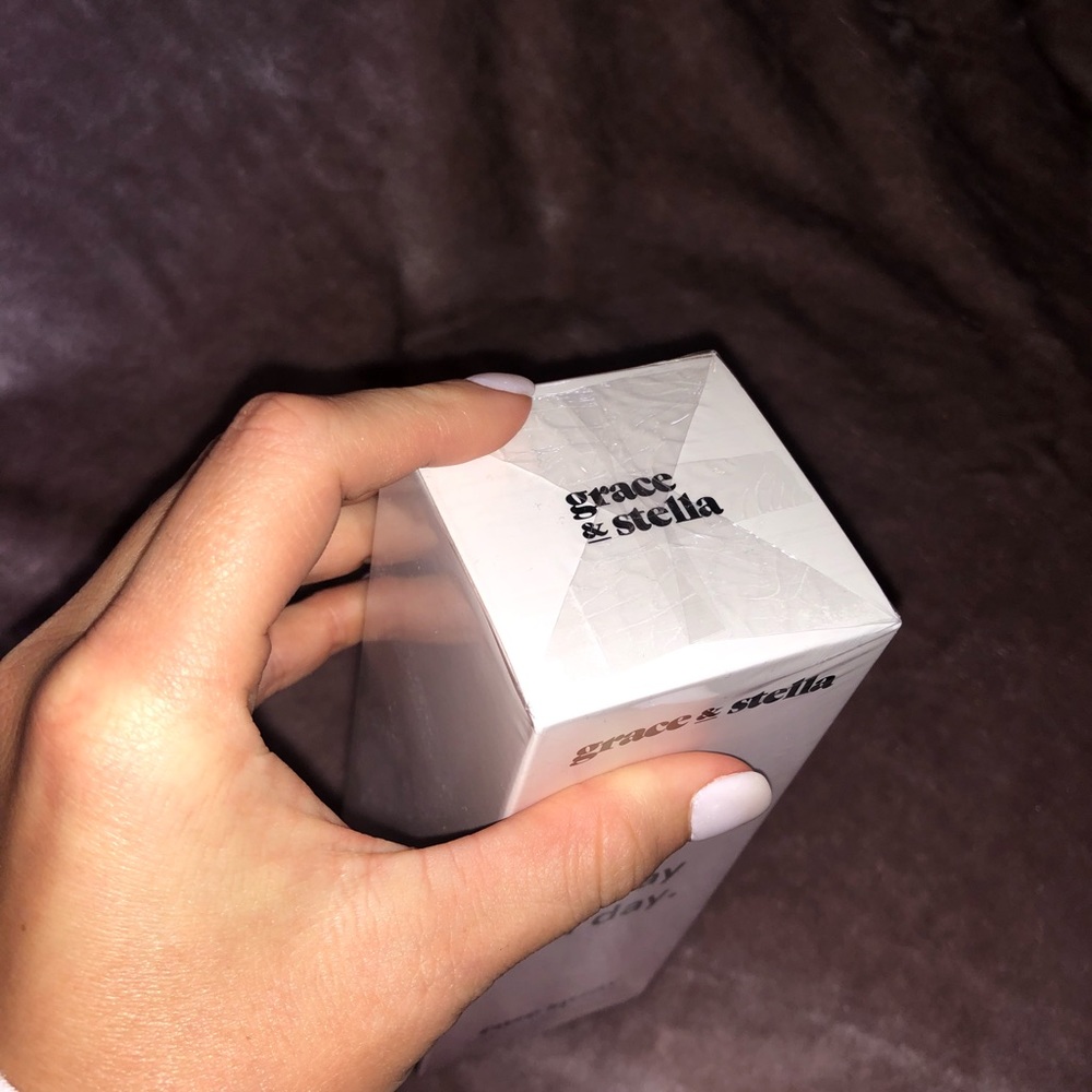 Grace & Stella Rose Spray **UNOPENED** - Picture 2 of 3